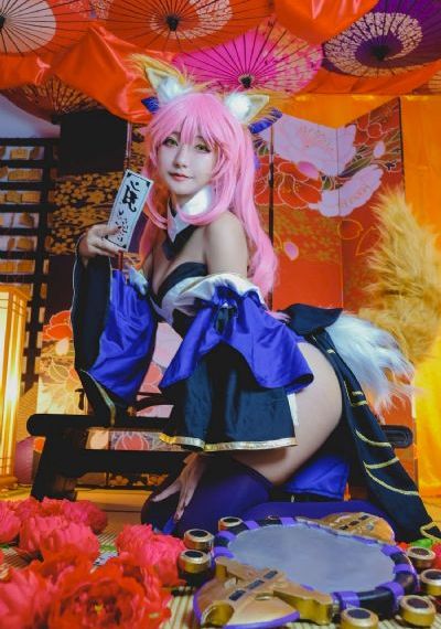 欧美巨臀美女_国语版中文版